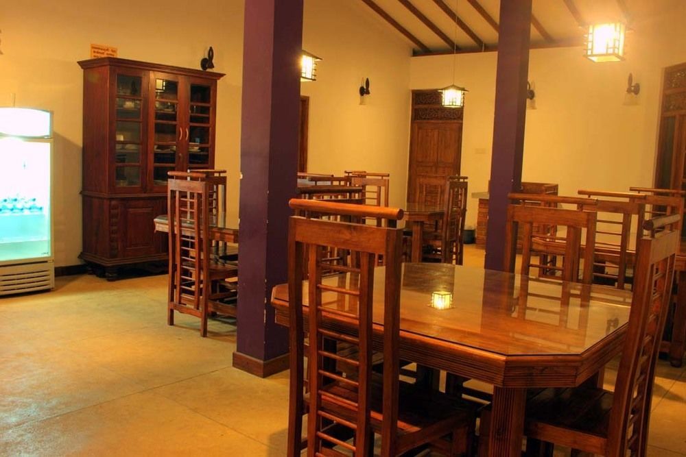 Lokuge Grand Resort Kataragama Exterior foto